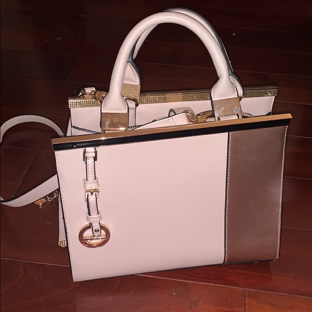 Dune purse.